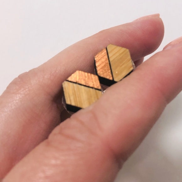 ⭐️Handmade⭐️ Laser Cut Hexagon Earrings - Picture 4 of 5